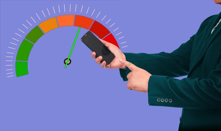 تأخیر (Latency) و عدم یکنواختی مسیرها